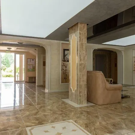 1bedroom On 2nd Floor With Kitchen Fv Апартамент