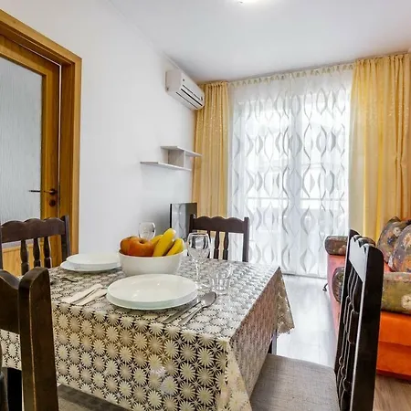 1bedroom On 2nd Floor With Kitchen Fv Апартамент *